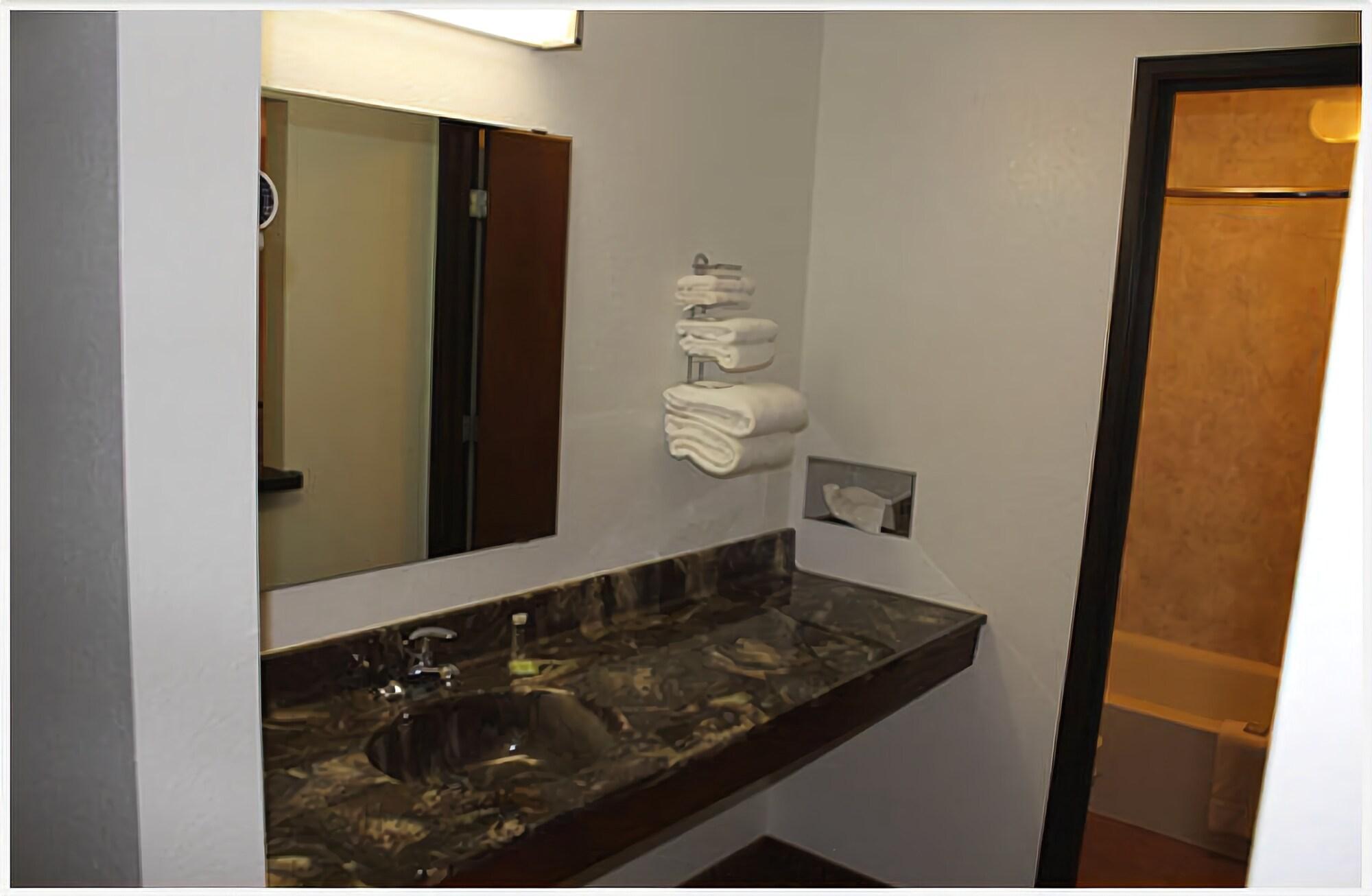 Rodeway Inn Saint Joseph Экстерьер фото