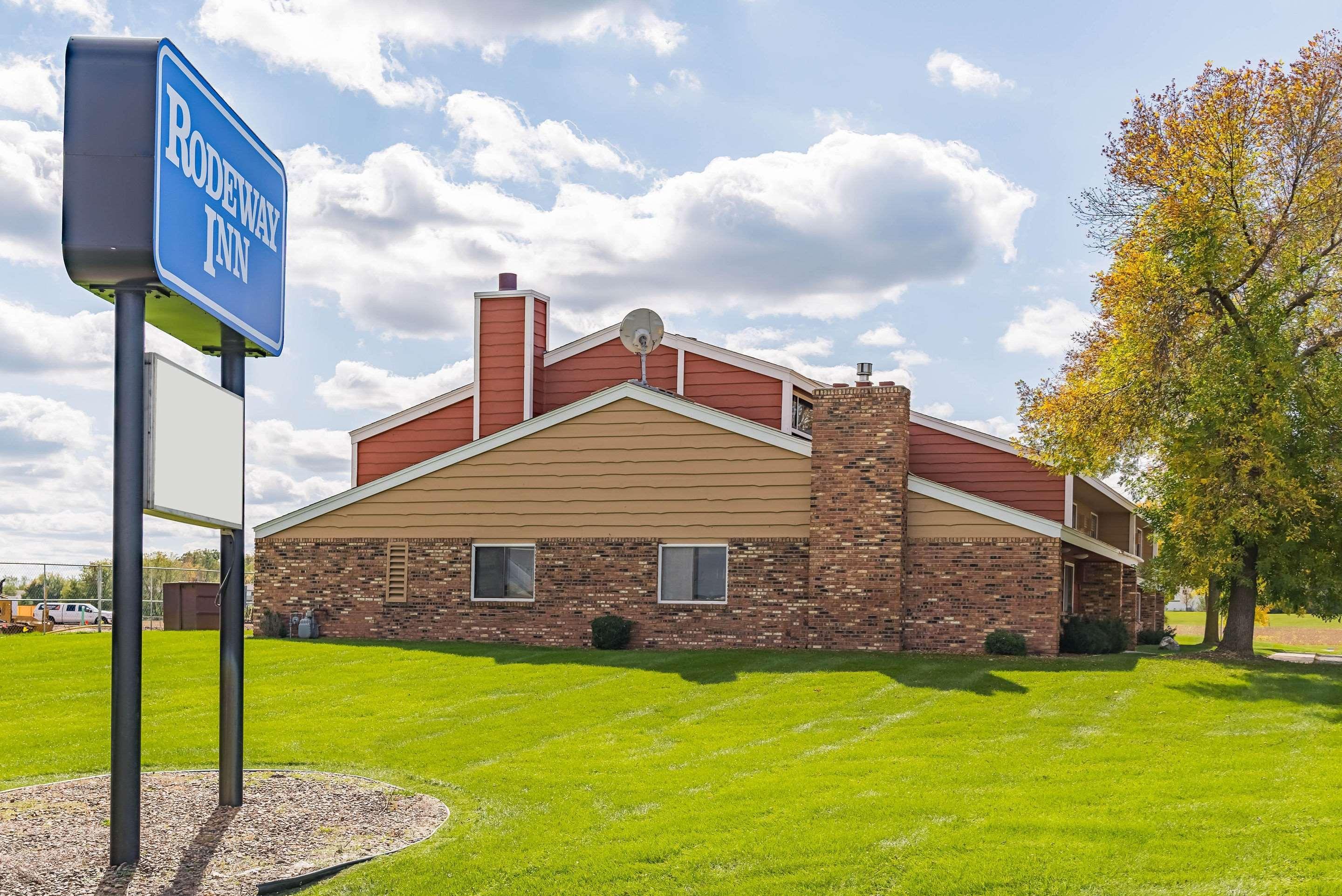 Rodeway Inn Saint Joseph Экстерьер фото