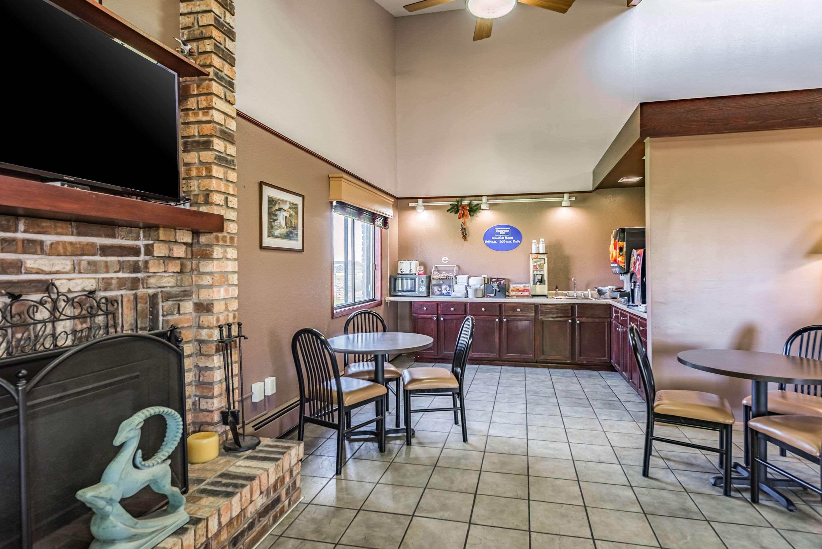 Rodeway Inn Saint Joseph Экстерьер фото